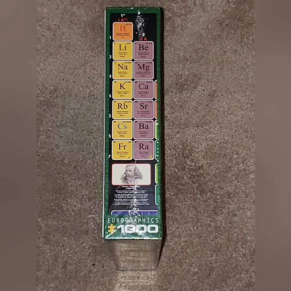 Periodic Table 1,000 piece puzzle - Picture 4 of 5